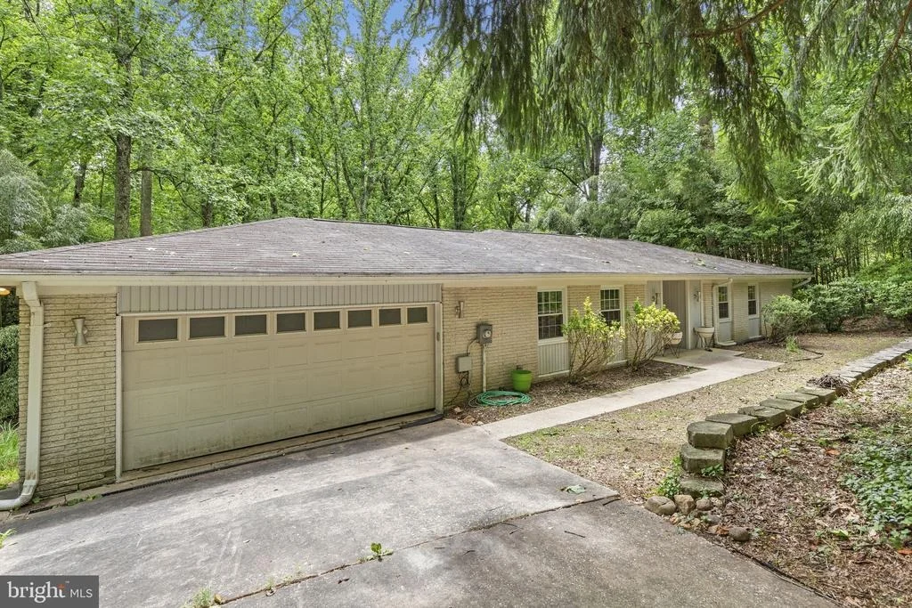 Photo of 3005 SYCAMORE COURT