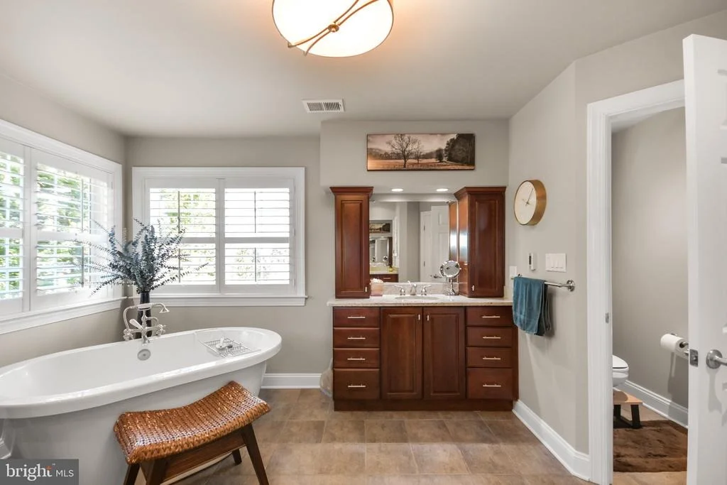 Photo of 4606 MOCKINGBIRD LANE