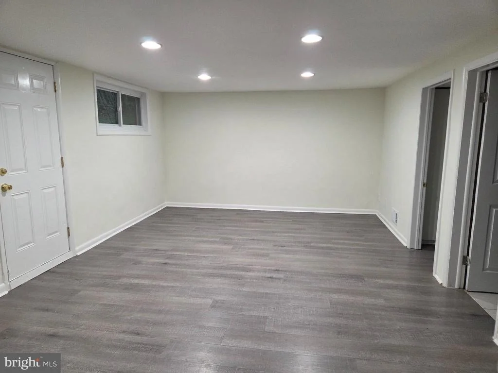 Photo of 5912 WINNER AVENUE