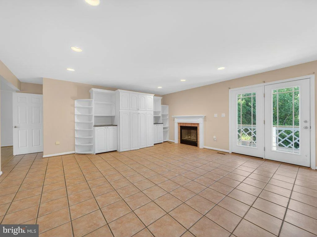 Photo of 9290 BAKER STREET