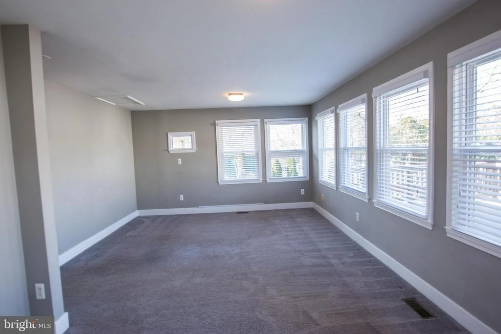 Photo of 704 W MAPLE ROAD