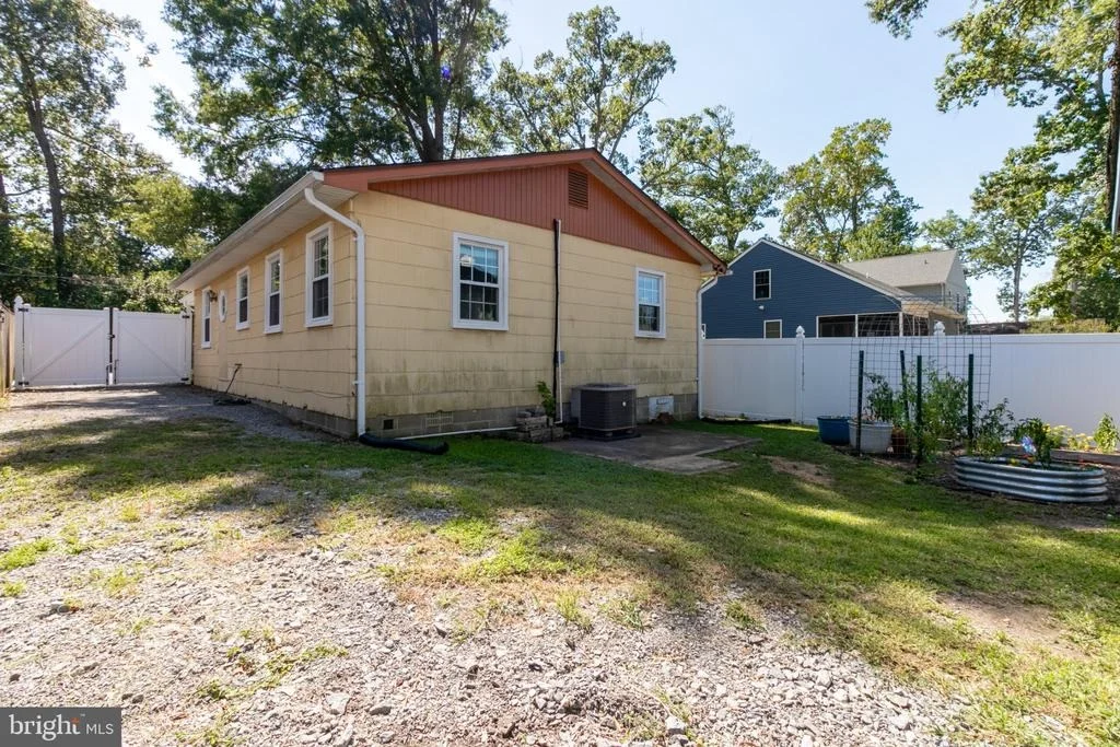 Photo of 2109 SHORE DRIVE
