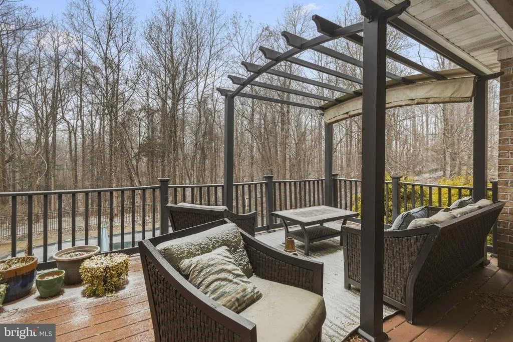 Photo of 922 SIDEHILL DRIVE