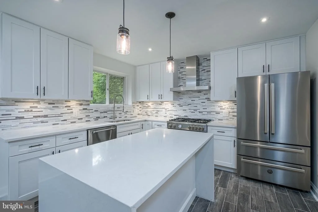 Photo of 7016 RIVER ROAD
