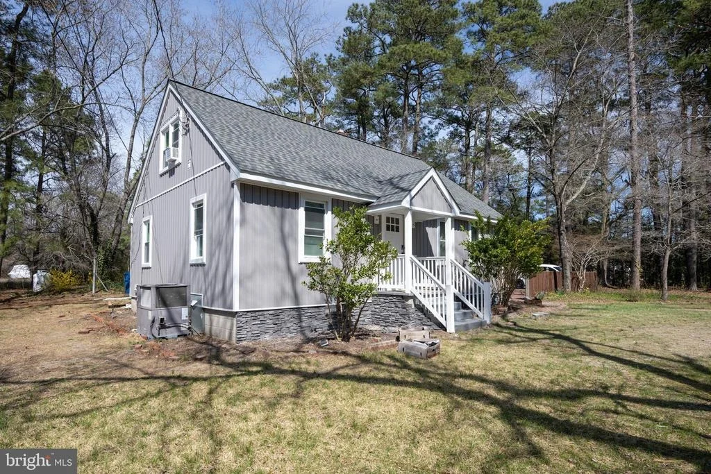 Photo of 27504 RIVERSIDE DRIVE