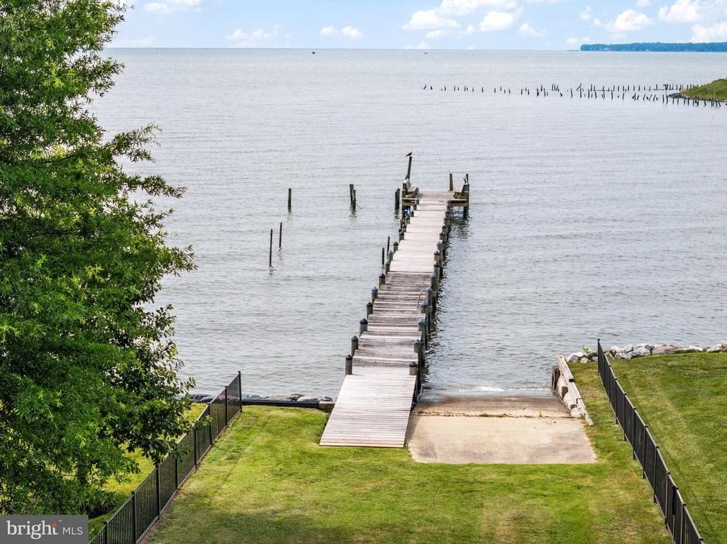 Photo of 812 BAY VIEW DRIVE