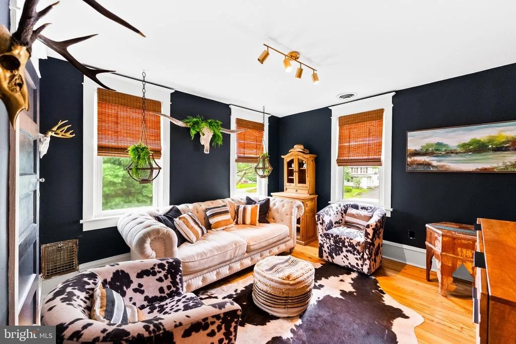 Photo of 1124 MANTUA PIKE