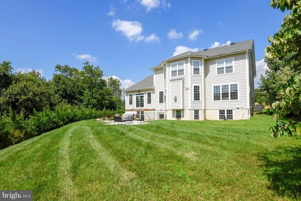 Photo of 6004 MUNCASTER MILL ROAD