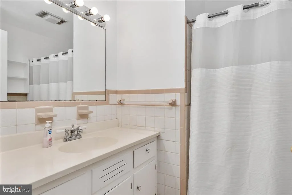 Photo of 10602 OAKTREE CIRCLE