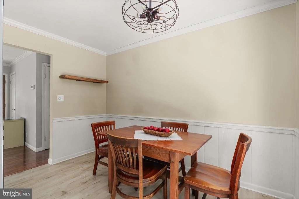 Photo of 100 HUNTCREST CIRCLE