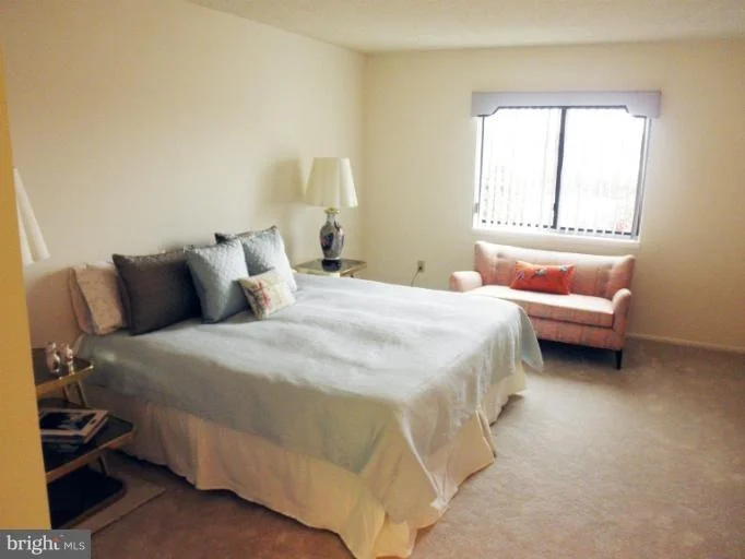 Photo of Unit 1914 at 15101 INTERLACHEN DRIVE