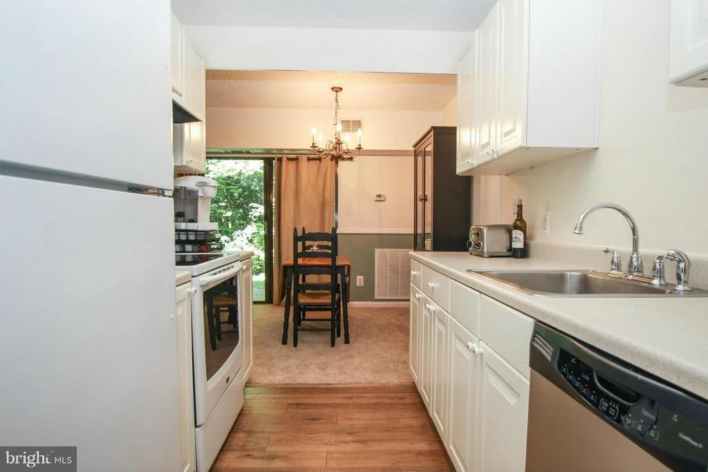 Photo of Unit 1B at 11658 STONEVIEW SQUARE