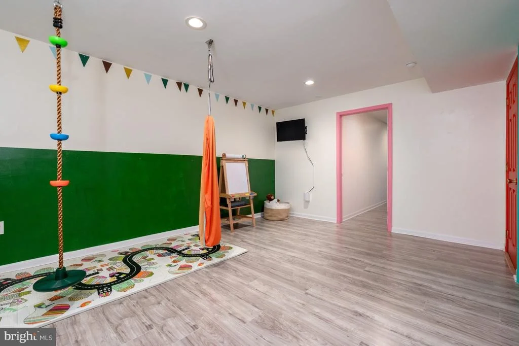 Photo of 4790 HOWARD PLACE