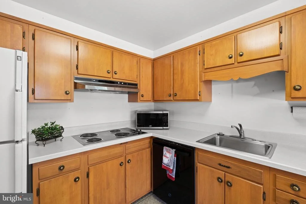 Photo of 6703 RED JACKET ROAD