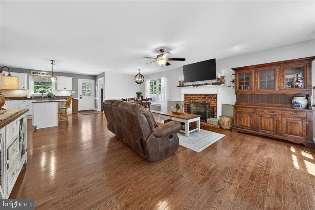 Photo of 844 MANCHESTER ROAD