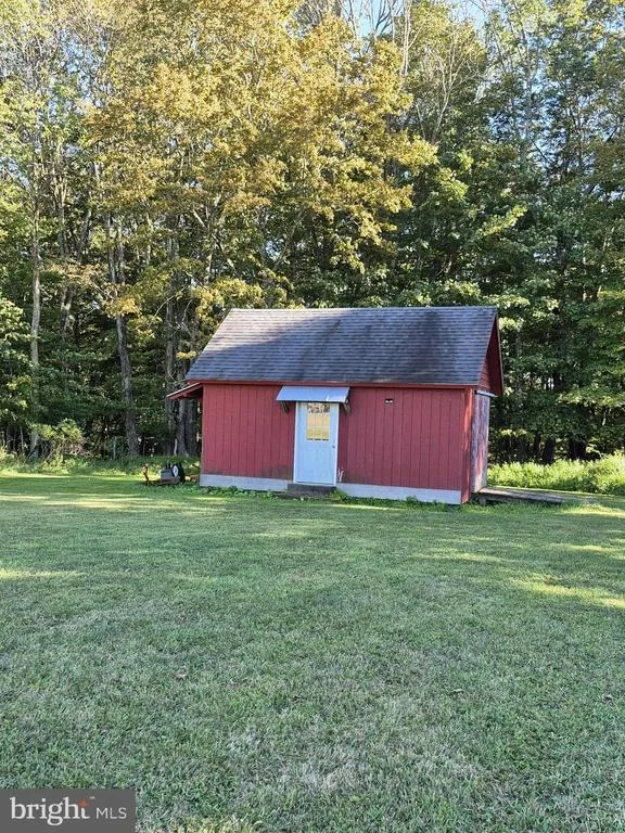 Photo of 415 NAZELROD ROAD