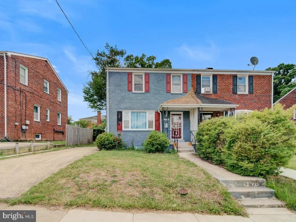 Photo of 2407 SAINT CLAIR DRIVE