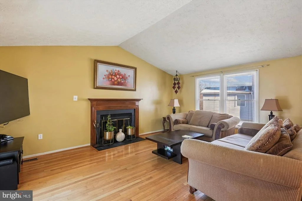 Photo of 3024 MEMORY LANE