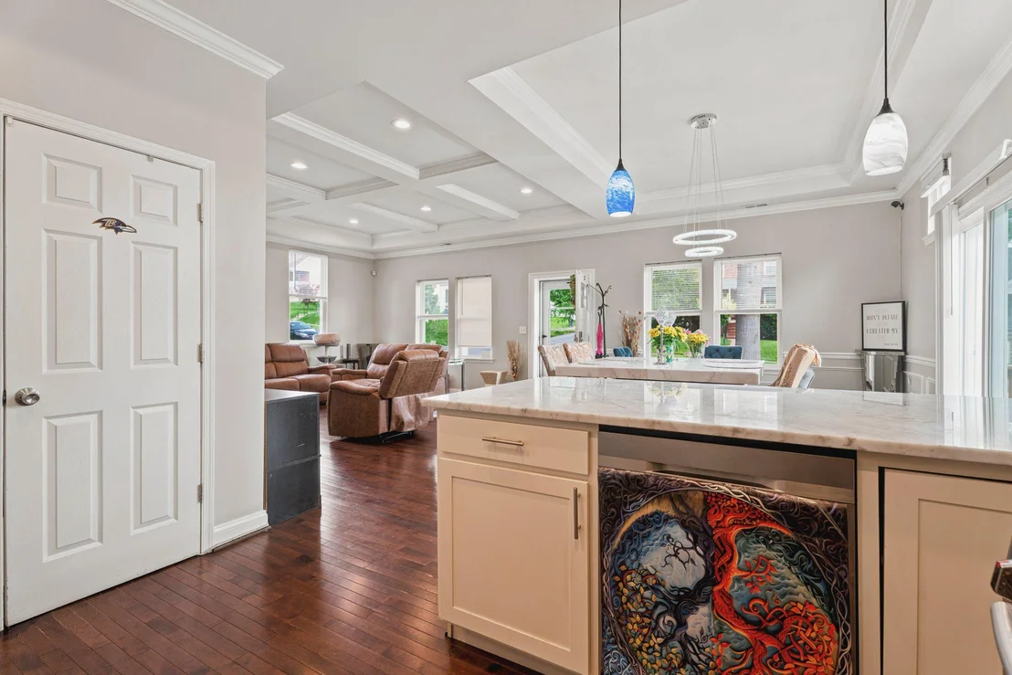 Photo of 4501 FOREST VIEW AVENUE