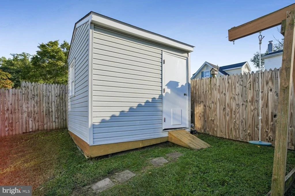 Photo of 1638 MIDLAND ROAD