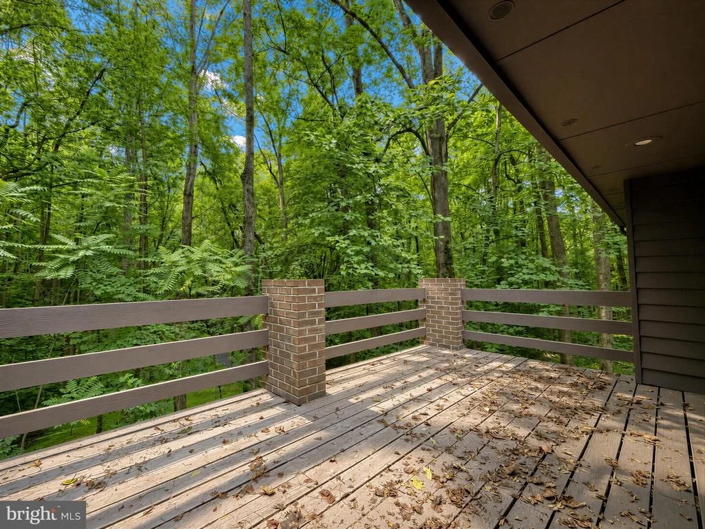 Photo of 8425 MAUSEN LANE