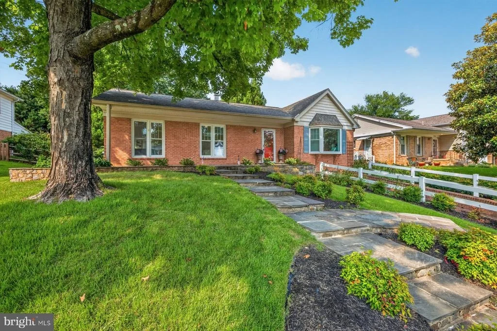 Photo of 1602 LEMONTREE LANE