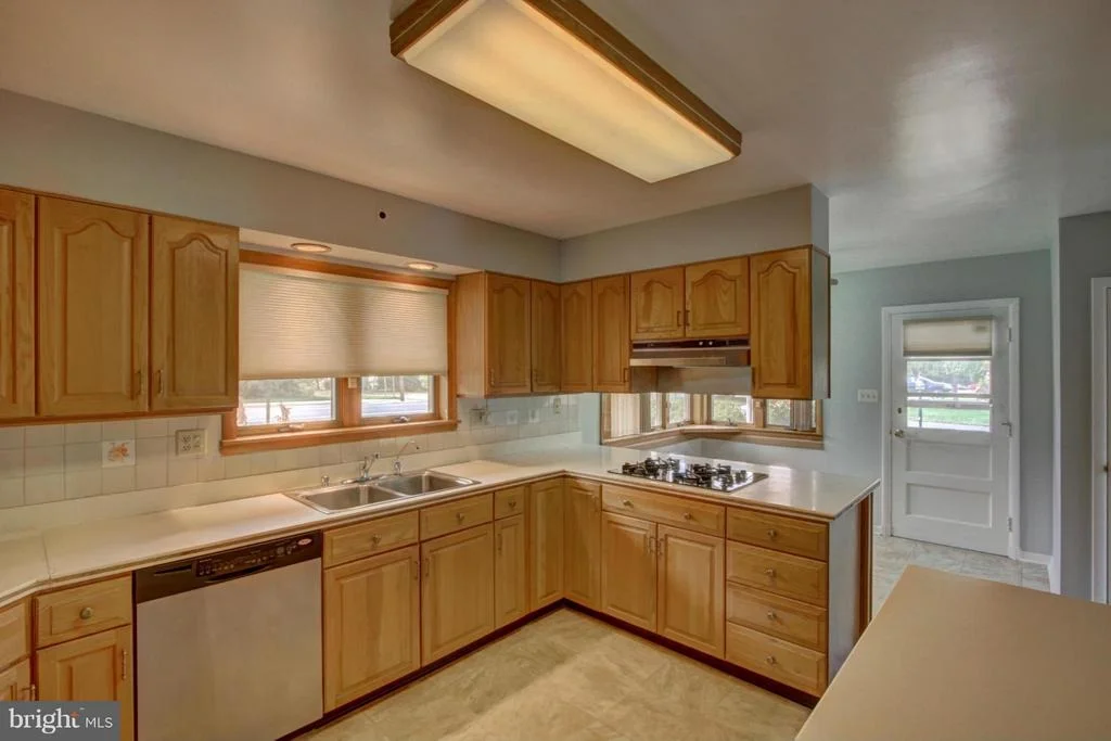Photo of 500 MAPLE ROAD E