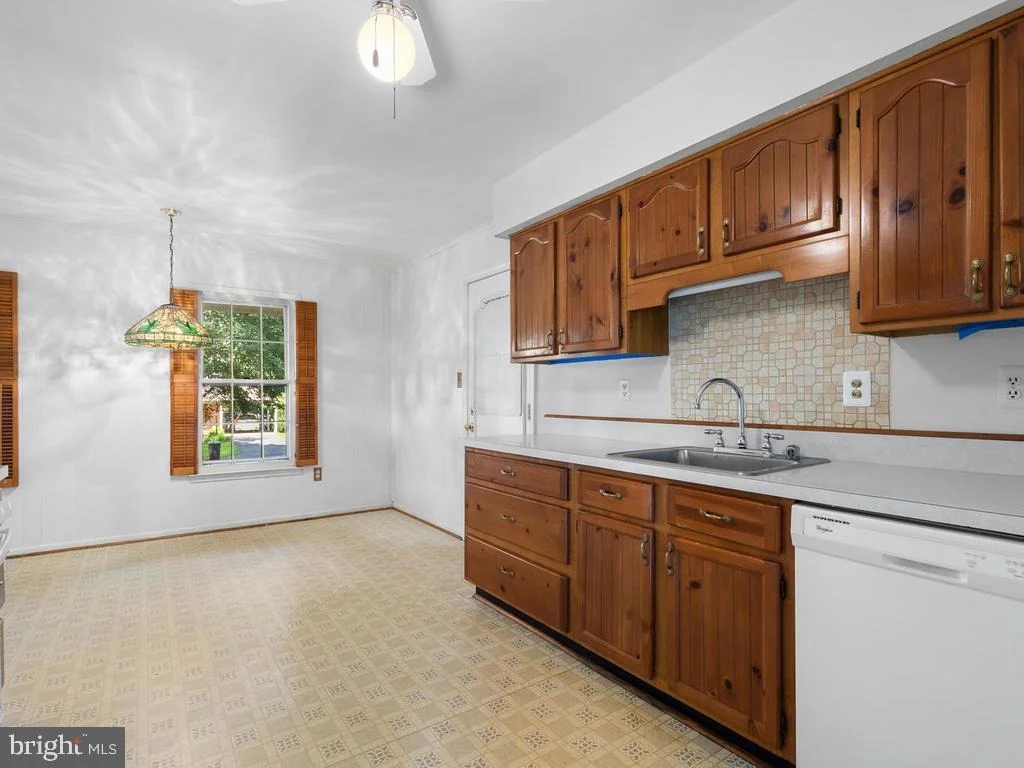 Photo of 19509 DUBARRY DRIVE