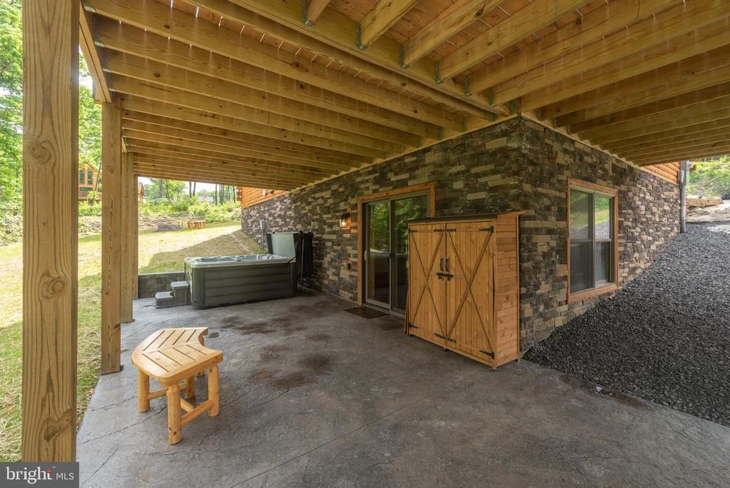 Photo of 828 N CAMP RD