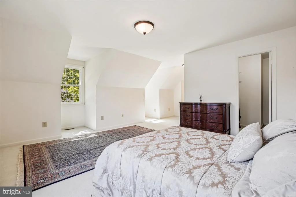 Photo of 9537 FOX HOLLOW