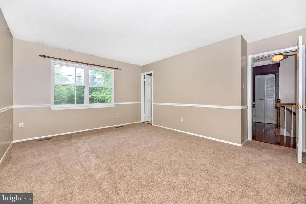 Photo of 484 HILLCREST DRIVE