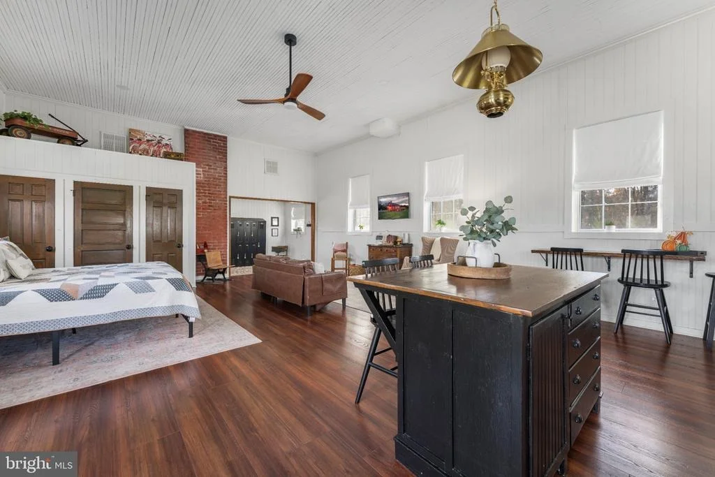 Photo of 1098 REYNOLDS ROAD
