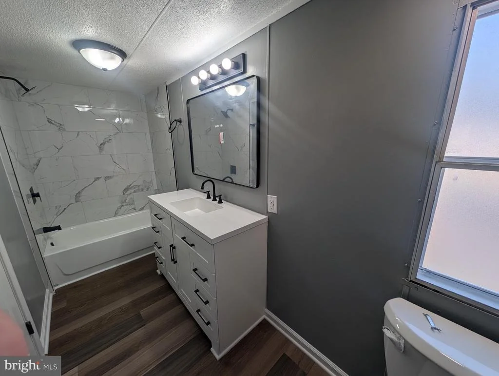 Photo of 230 POCLAIN