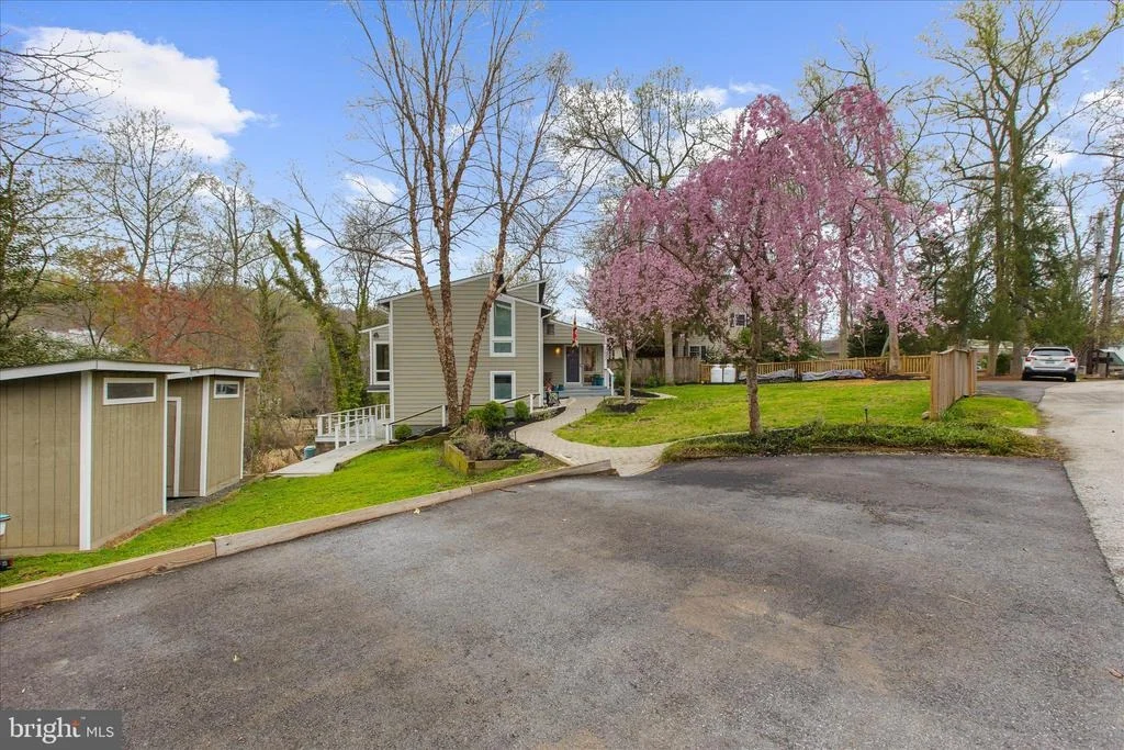 Photo of 2642 QUEEN ANNE CIRCLE