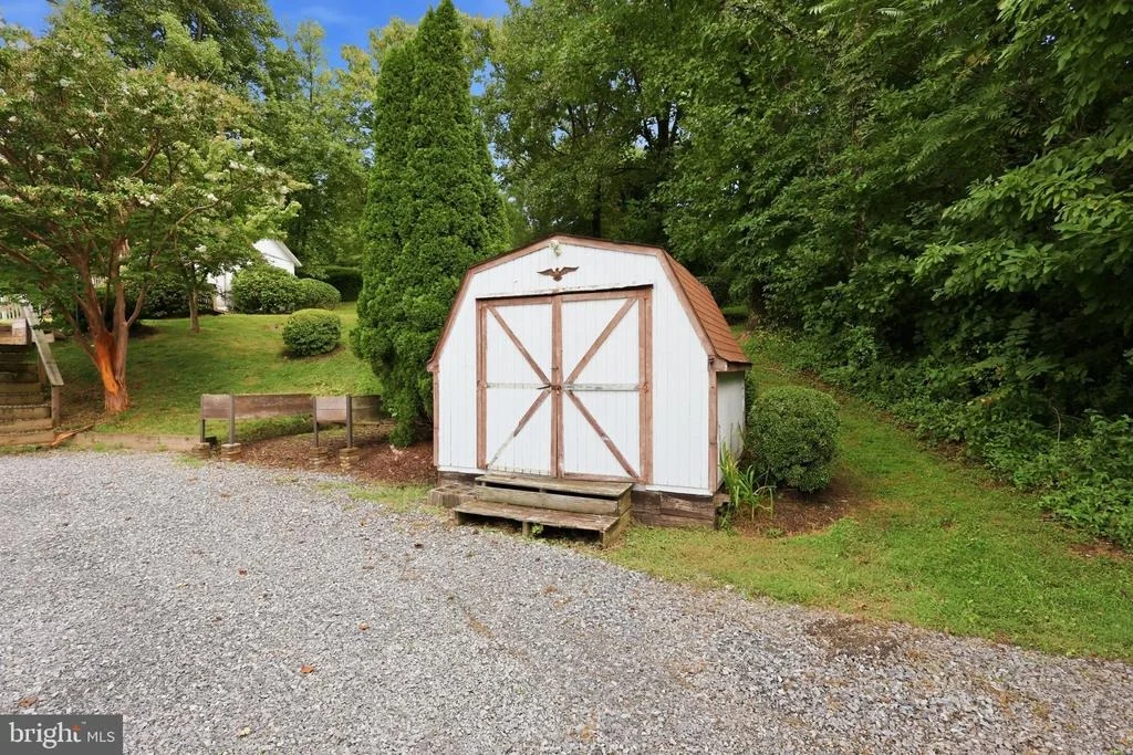 Photo of 4507 REMOUNT ROAD