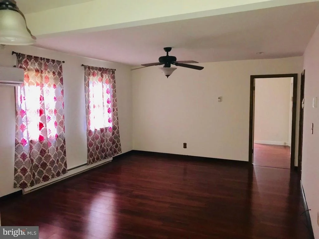 Photo of 1495 DINAHS CORNER ROAD