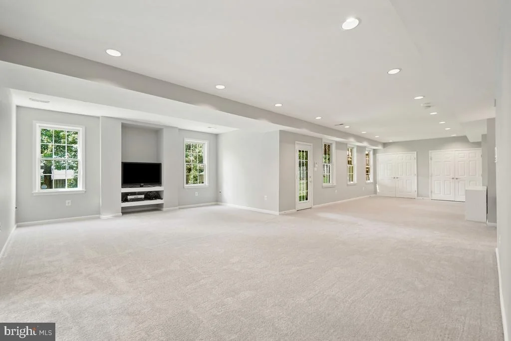 Photo of 12708 YOUNG LANE