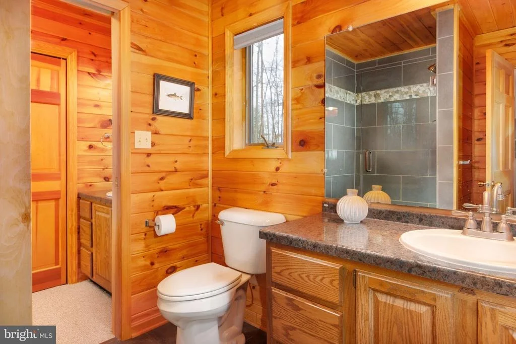 Photo of 925 PINE TREE POINT ROAD