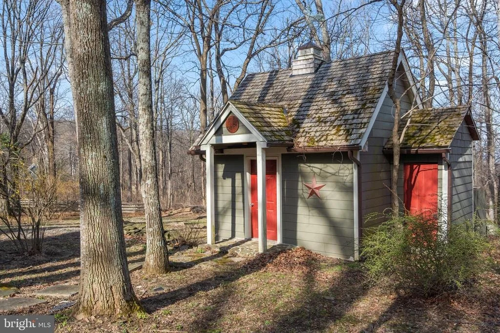 Photo of 17641 RAVEN ROCKS ROAD