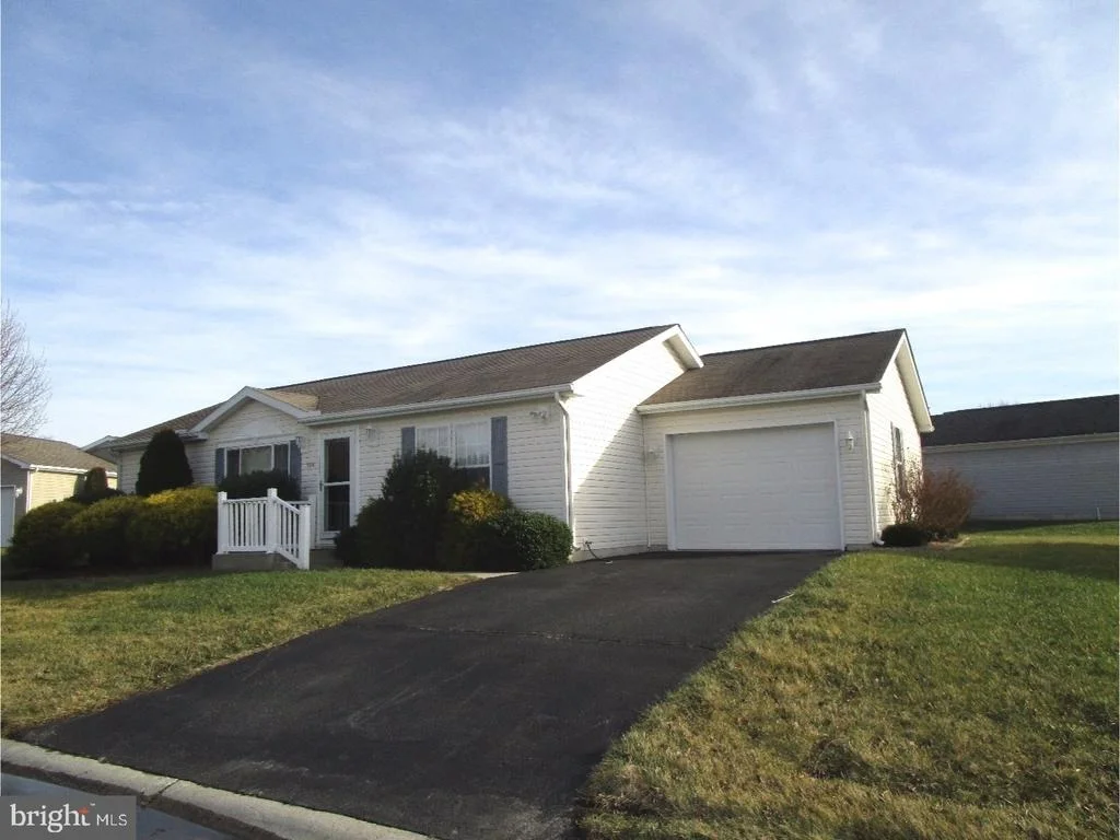 Photo of 304 PERSIMMON CIRCLE