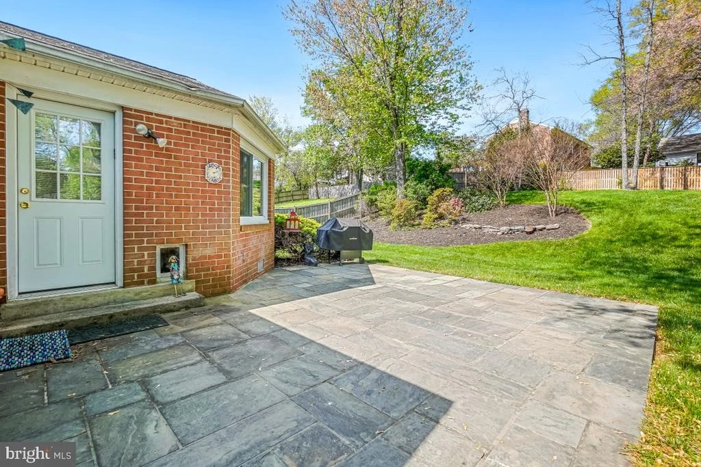 Photo of 2003 STRATTON DRIVE