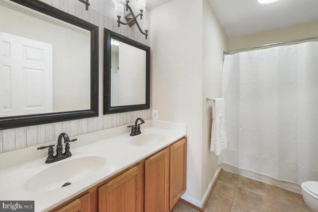 Photo of 4903 SUTHERLAND DRIVE