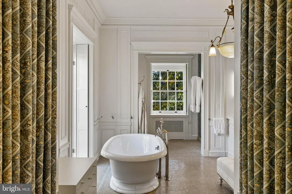 Photo of 15 CHARLCOTE PLACE