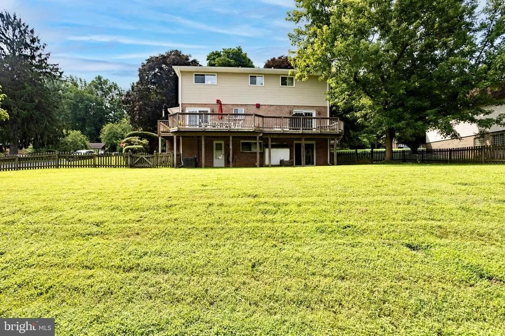 Photo of 2400 SUGARCONE ROAD