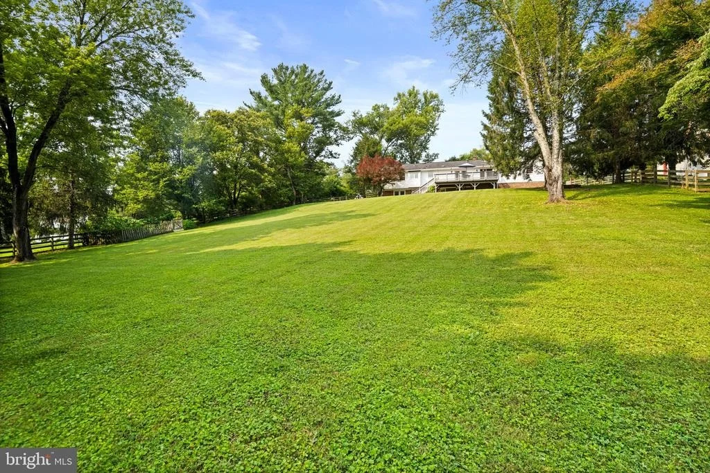Photo of 11334 WAPLES MILL ROAD