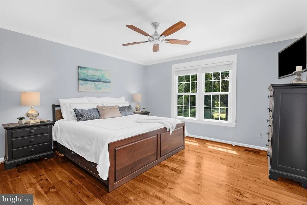 Photo of 527 BAY HILLS DRIVE