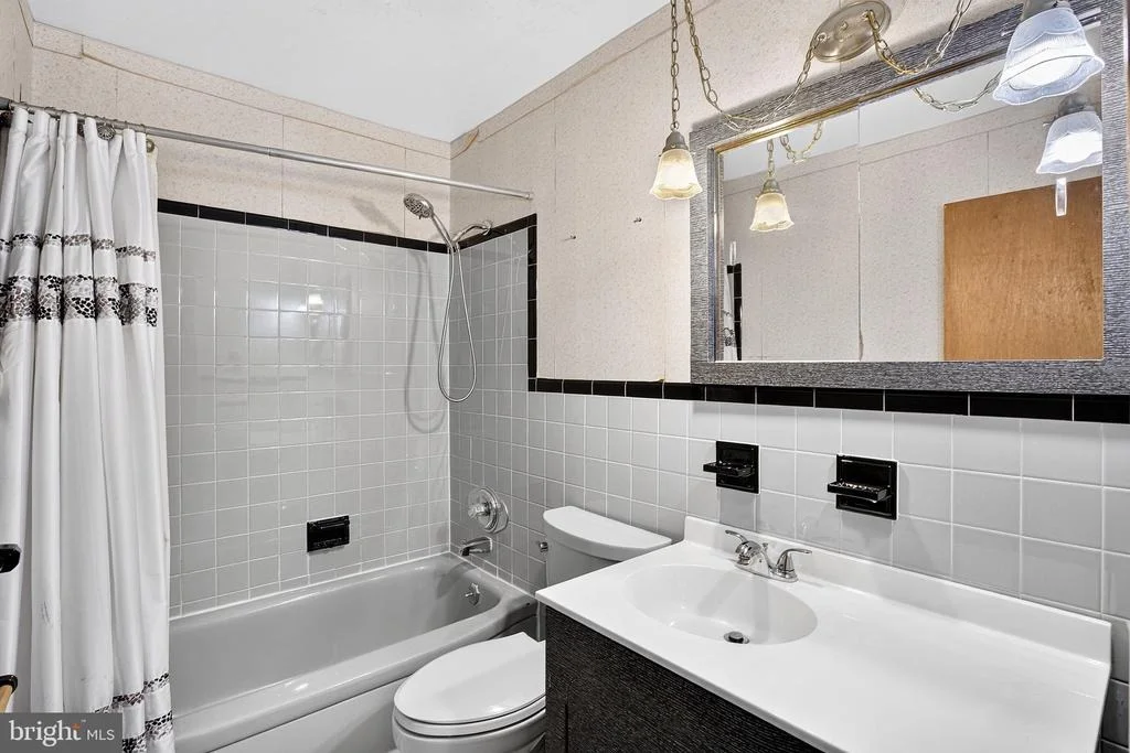 Photo of 6 WICKFORD AVENUE