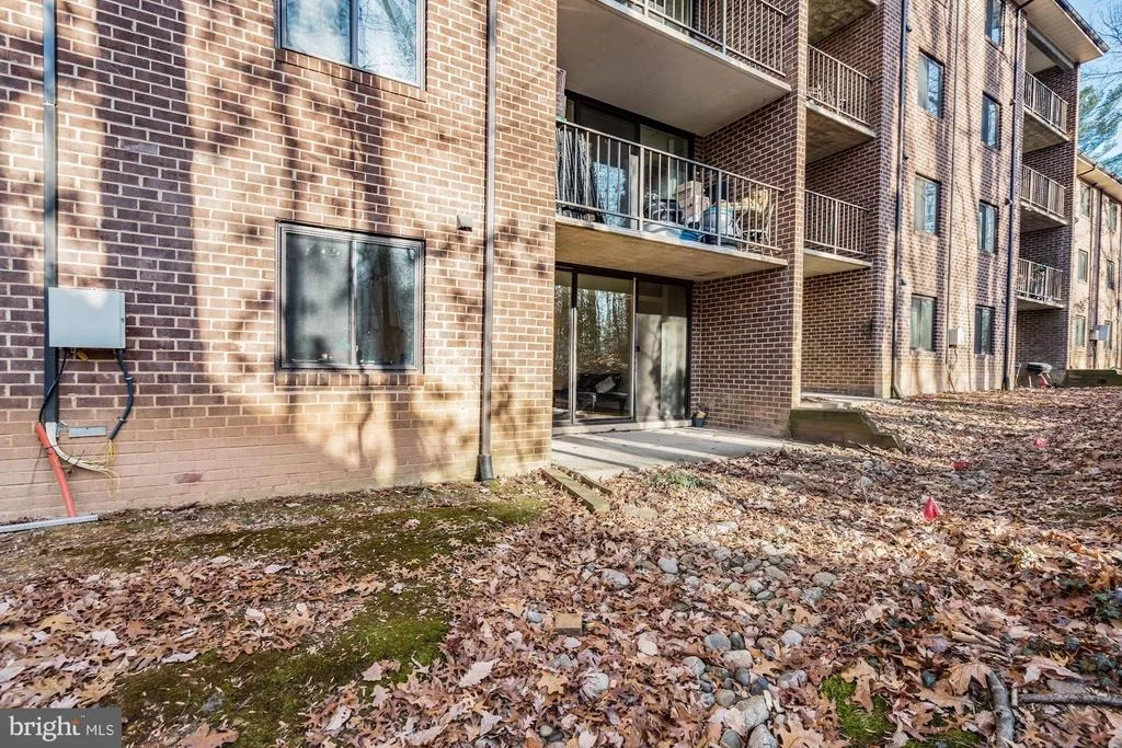 Photo of Unit 1A at 1540 NORTHGATE SQUARE