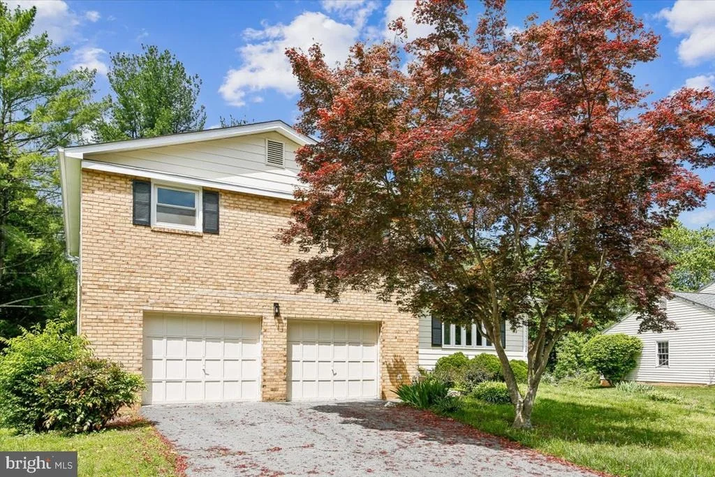 Photo of 1705 CRESTVIEW DRIVE