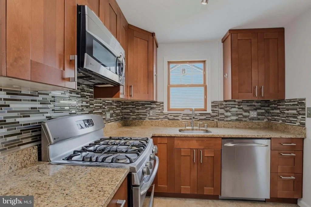 Photo of 717 MAPLETON ROAD